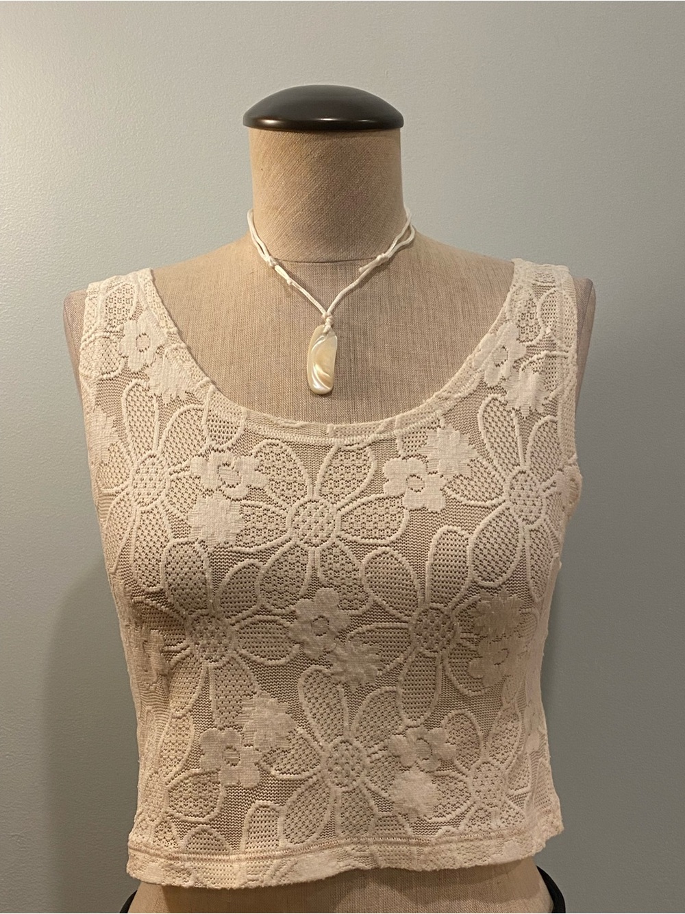 Hanro Women’s White Floral Lace Tank Top. Size S